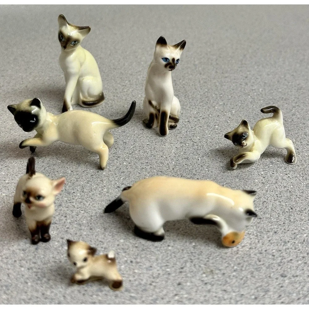Vtg ceramics (10) Siamese Cat Kitty with Blue Eyes Figurine Playful Pounce Cute